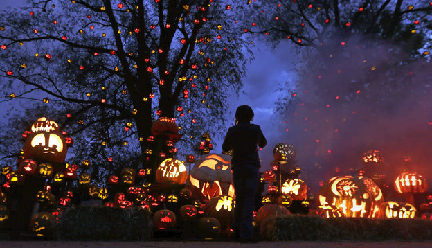 Halloween Fun Fact: According to the National Retail Federation, 40.1% of those surveyed plan to wear a Halloween costume in 2010. In 2009, it was 33.4%. Thirty-three percent will throw or attend a party.